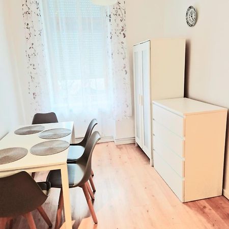 Family Studio Apartment For 4 Berlijn Buitenkant foto
