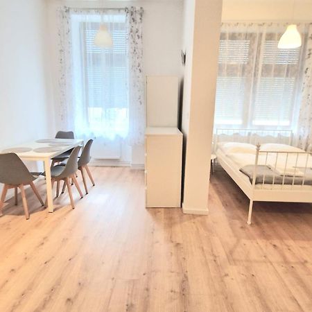 Family Studio Apartment For 4 Berlijn Buitenkant foto