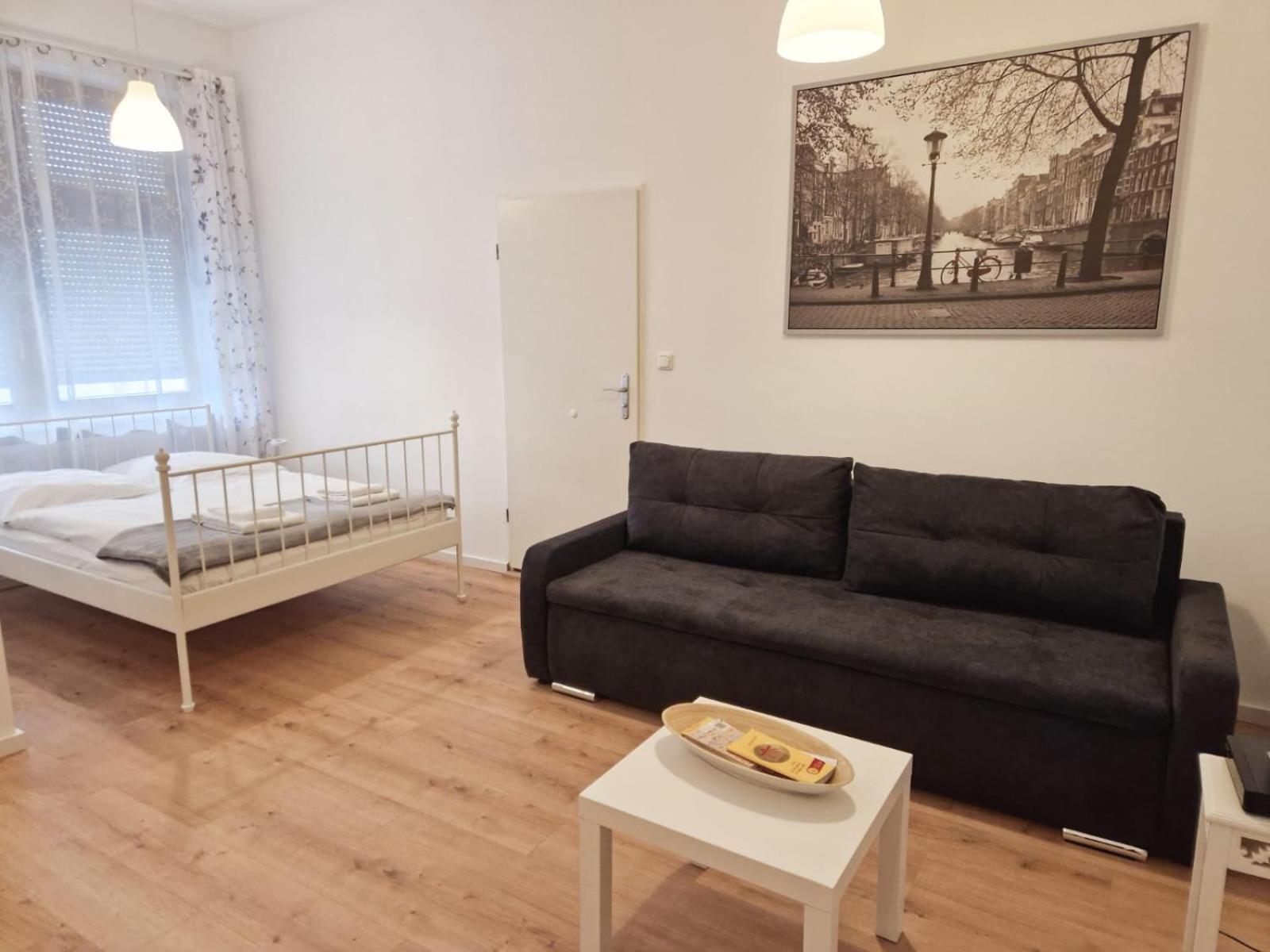 Family Studio Apartment For 4 Berlijn Buitenkant foto
