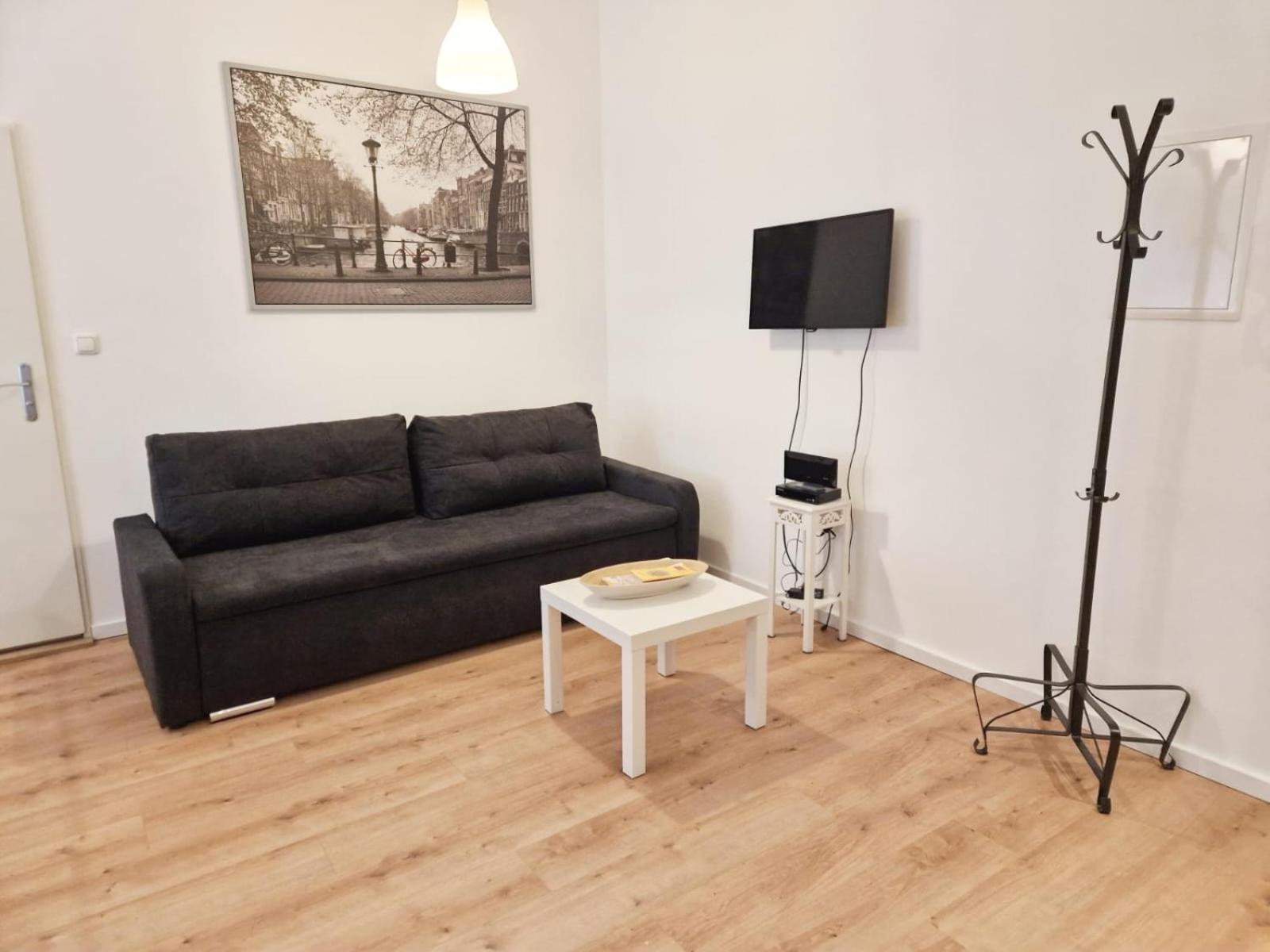 Family Studio Apartment For 4 Berlijn Buitenkant foto