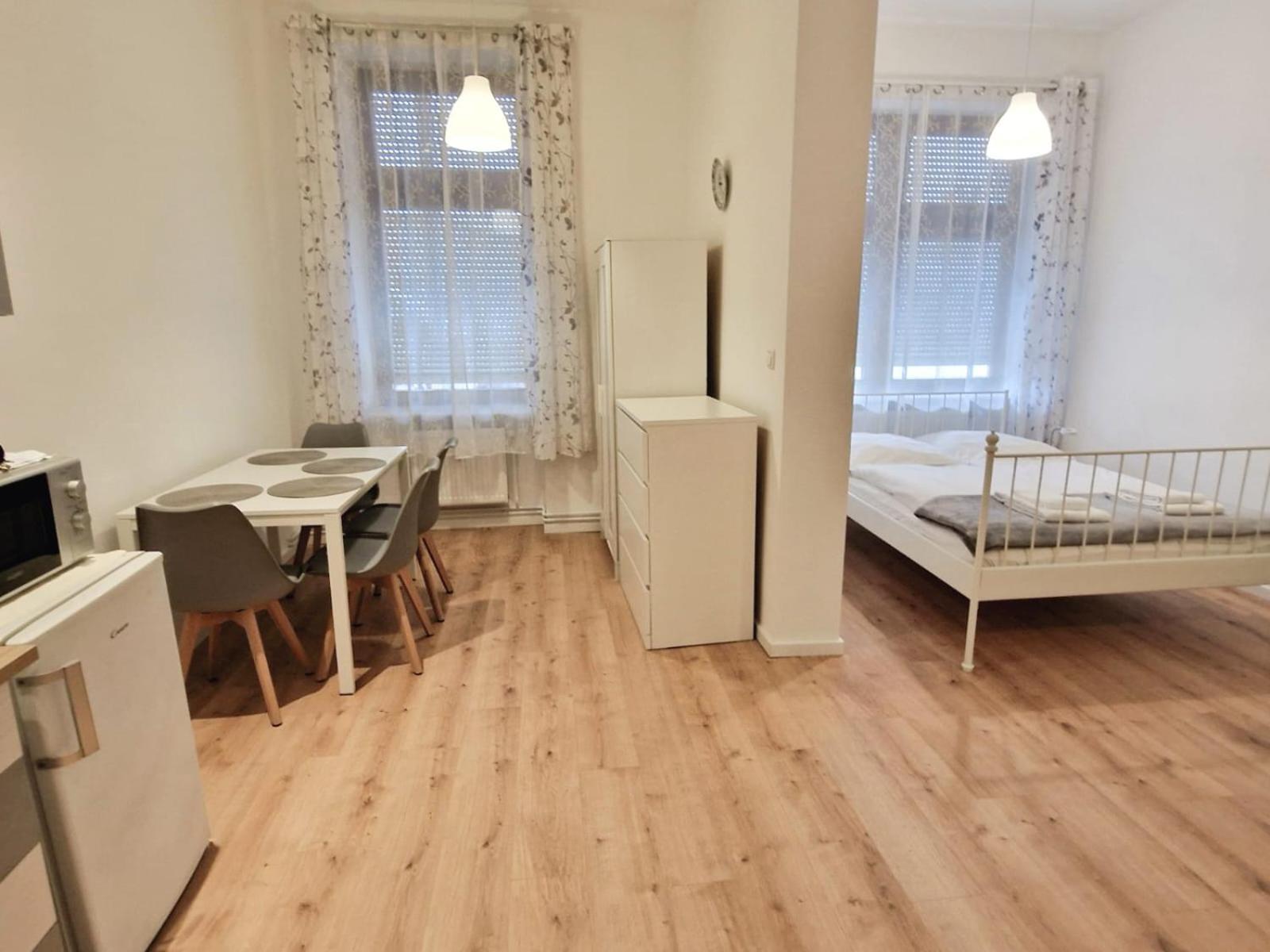 Family Studio Apartment For 4 Berlijn Buitenkant foto