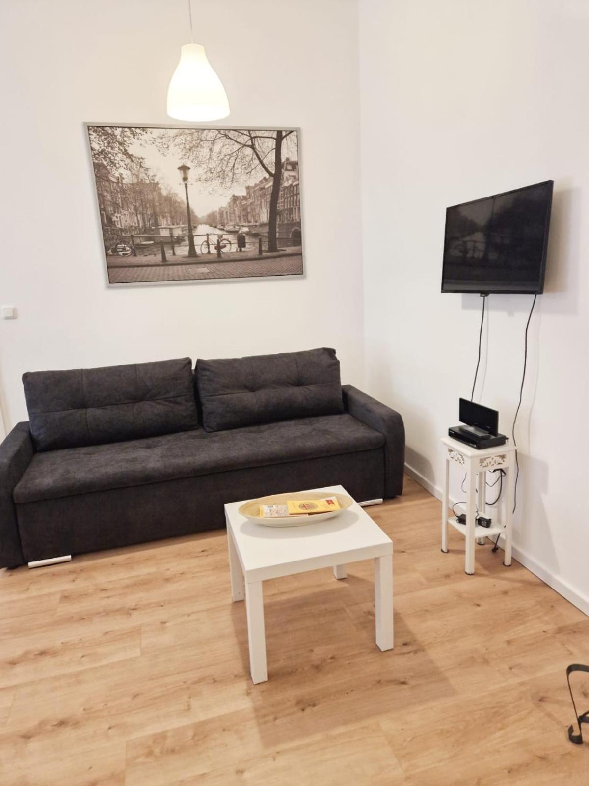 Family Studio Apartment For 4 Berlijn Buitenkant foto